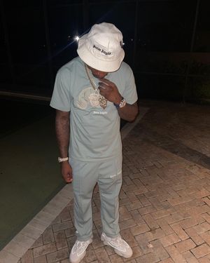 Image post by @new_era8 on Instagram