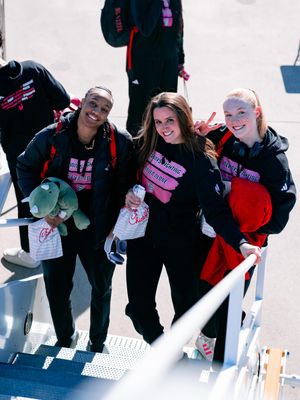 Image post by @packwomensbball on Instagram