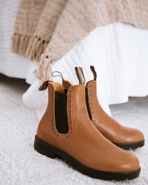 Image post by @threadsdowntown on Instagram