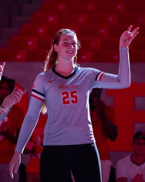 Image post by @uhcougarvb on Instagram