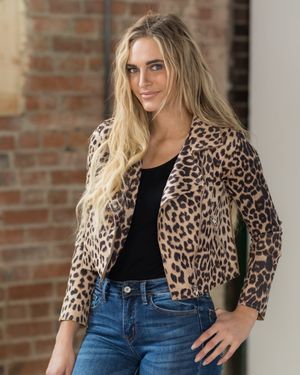 Image post by @shopfillyflair on Instagram