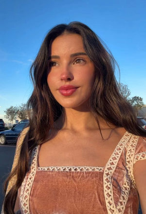 Video post by @lyssielooloo on TikTok