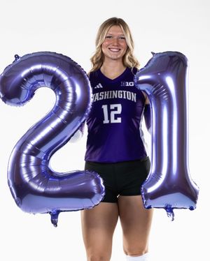 Image post by @uwvolleyball on Instagram
