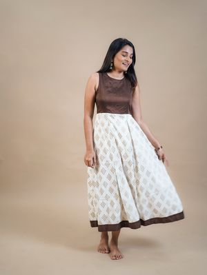 Image post by @shraddhaa_trends on Instagram