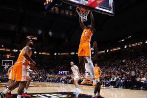 Image post by @Vol_Hoops on Twitter