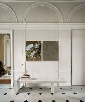 Image post by @parissolati on Instagram