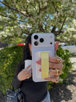 Image post by @lovehandle on Instagram