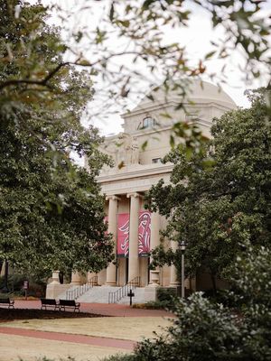Image post by @uofscstudents on Instagram