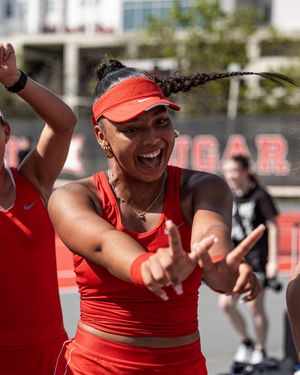 Image post by @uhcougartennis on Instagram