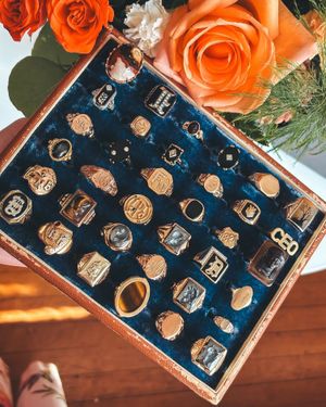 Image post by @maejeanvintage on Instagram
