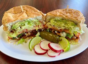 Image post by @taqueria_elgrullense on Instagram