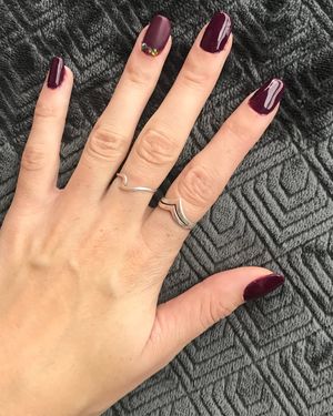 Image post by @nestanails on Instagram