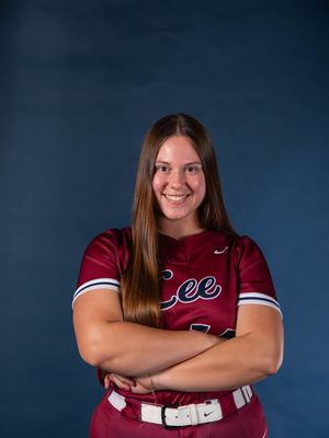 Image post by @leeusoftball on Instagram