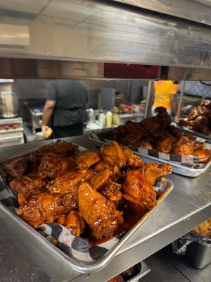 Image post by @wingnutzbarandgrill on Instagram