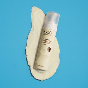 Image post by @eosproducts on Instagram