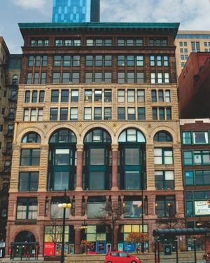 Image post by @fineartsbuilding on Instagram