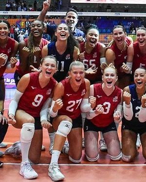 Image post by @uwvolleyball on Instagram