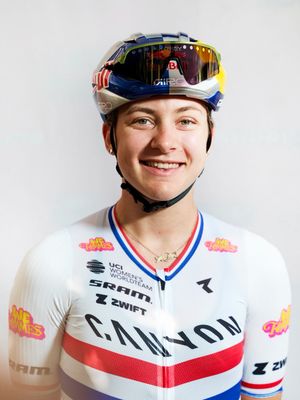 Image post by @wmncycling on Instagram