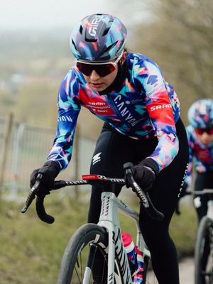 Image post by @wmncycling on Instagram