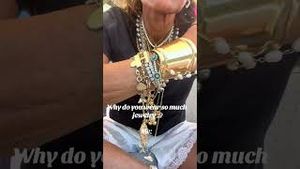 Video post by @shop.with.caroline on YouTube