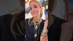 Video post by @shop.with.caroline on YouTube