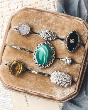 Image post by @maejeanvintage on Instagram