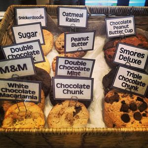 Image post by @insomniacookies on Instagram
