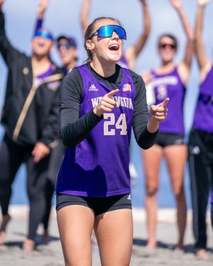 Image post by @uw_beachvb on Instagram