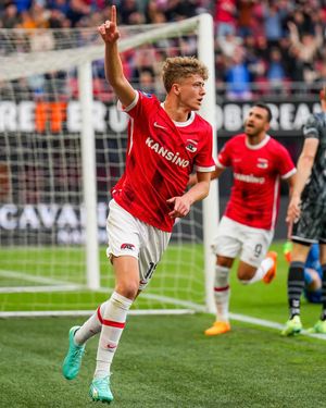 Image post by @azalkmaar on Instagram