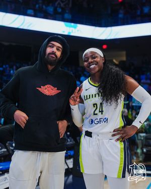 Image post by @dallaswings on Instagram