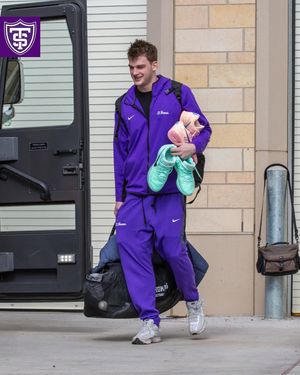 Image post by @tommiehoops on Instagram