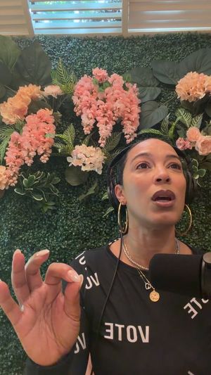 Video post by @angelarye on Instagram