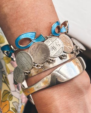 Image post by @maejeanvintage on Instagram