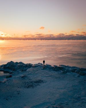 Image post by @coltonnhall on Instagram