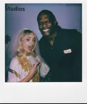 Image post by @slaybrinacarpenterr on Instagram