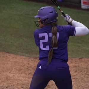 Video post by @UWAthletics on Twitter