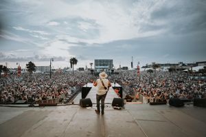 Image post by @larryfleet on Instagram