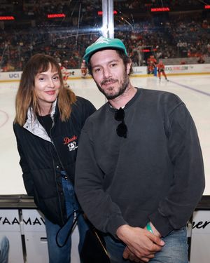 Image post by @enews on Instagram