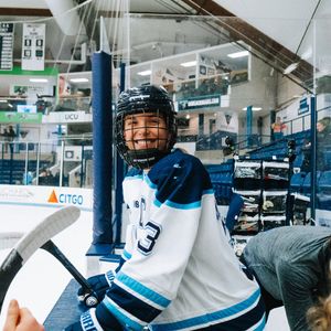 Image post by @MaineWHockey on Twitter