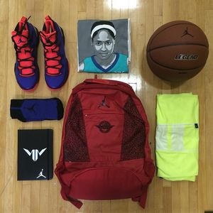 Image post by @mooremaya on Instagram