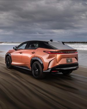 Image post by @discoverlexus on Instagram