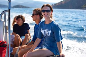 Image post by @putneystudenttravel on Facebook