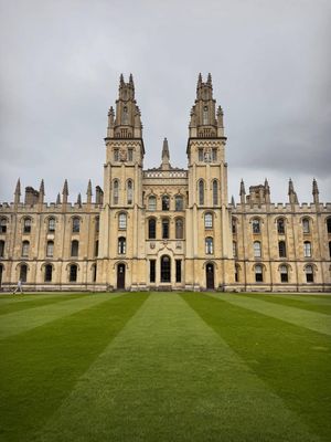 Image post by @oxford_uni on Instagram