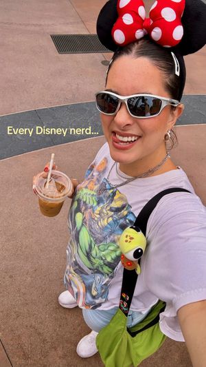 Video post by @hollylatiolais on TikTok