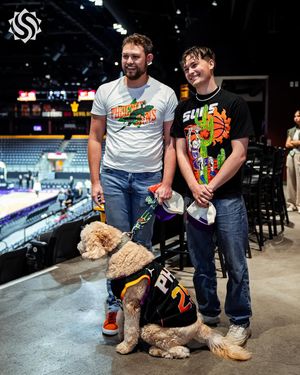 Image post by @gleaguesuns on Instagram