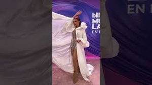 Video post by @telemundo on YouTube