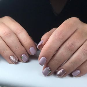 Image post by @nestanails on Instagram