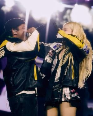 Image post by @ellemenhk on Instagram