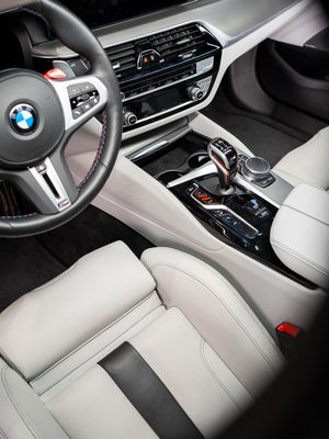 Image post by @vivacyleather on Instagram