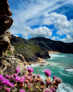 Image post by @thewildatlanticway on Instagram
